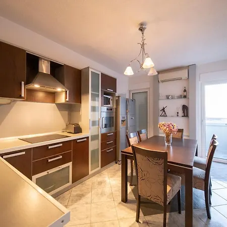 City&sea View 2br 4+2 *