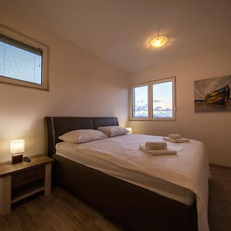 City&sea View 2br 4+2 Апартаменти