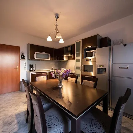 City&sea View 2br 4+2 Апартаменти