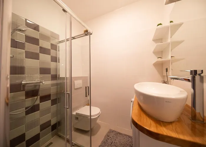 City&sea View 2br 4+2 扎达尔