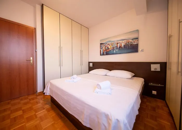 City&sea View 2br 4+2 公寓 扎达尔